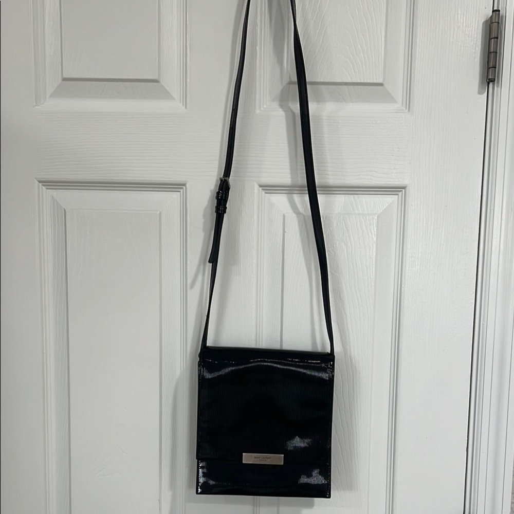 Saint Laurent Black Crossbody Bag with Sleek Design - Picture 7 of 8